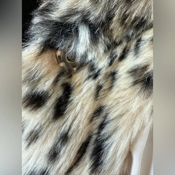 Cupcakes & Cashmere Faux Jacket - Picture 4 of 6